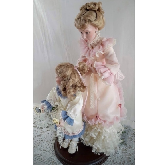 DANBURY MINT "Mother's Loving Touch" Mother & Daughter Porcelain Dolls Set - NIB - Picture 2 of 15